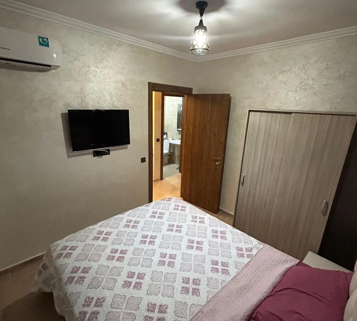 Apartamento Studio Au Centre Ville De Marrakech Avec Piscine Marraquexe